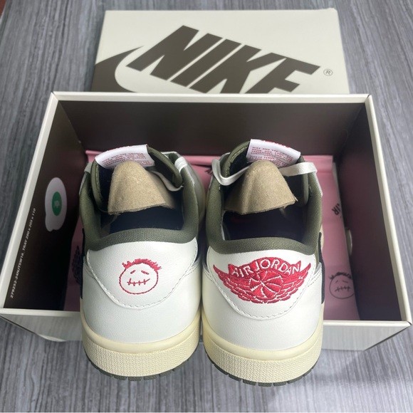 Nike Air Jordan 1 Retro Low OG SP Medium Olive -Men's Green/ White Sneakers - Picture 8 of 10